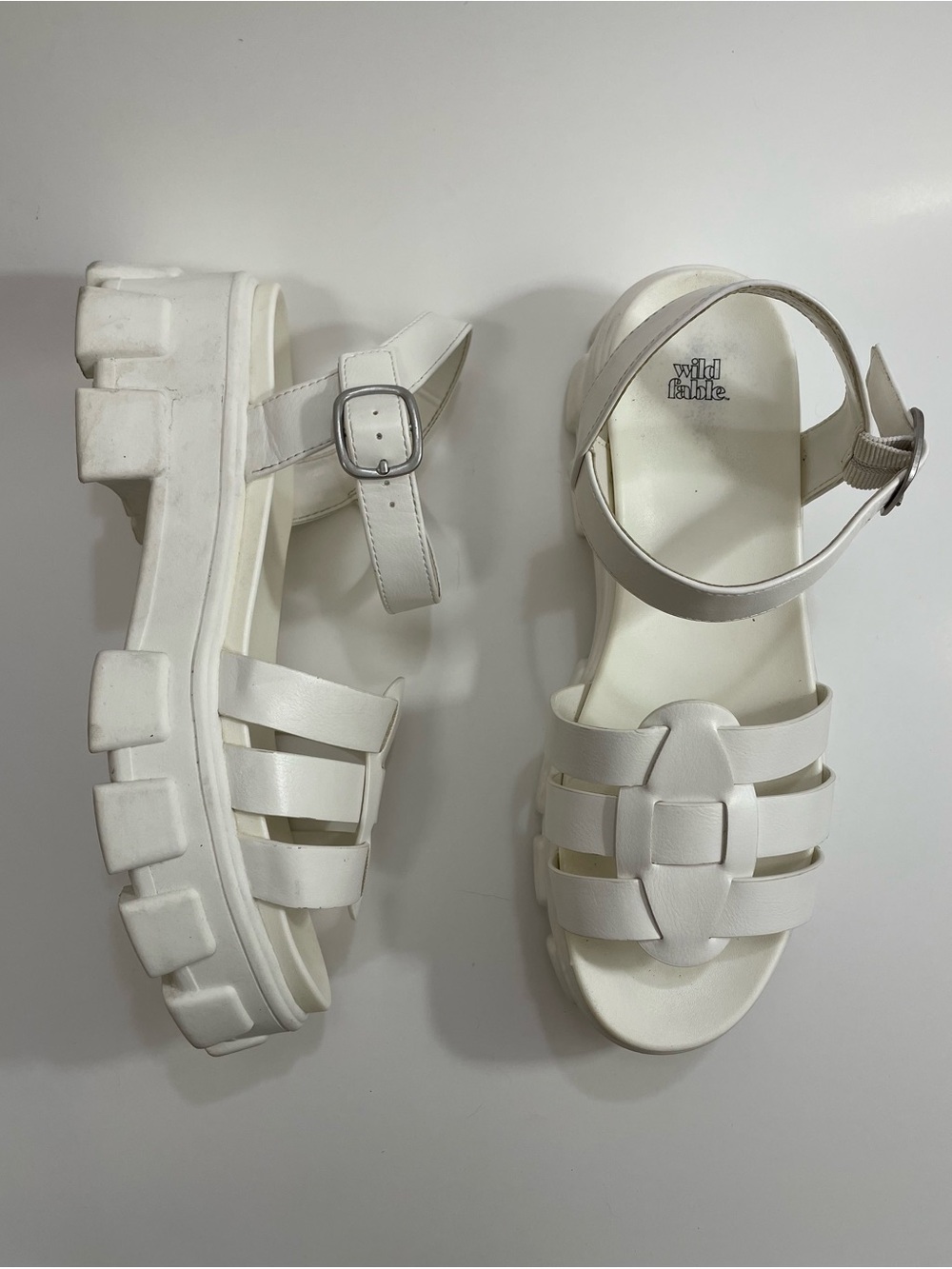 wild fable White Avril Fisherman Sandals with Chunky Platform Soles size 10